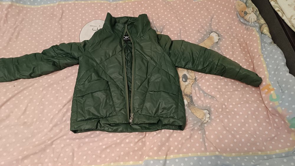 Продам женскую куртку весна осень