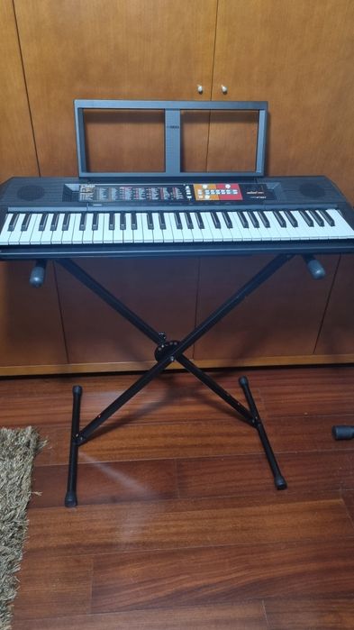 Piano Yamaha PSR-F51