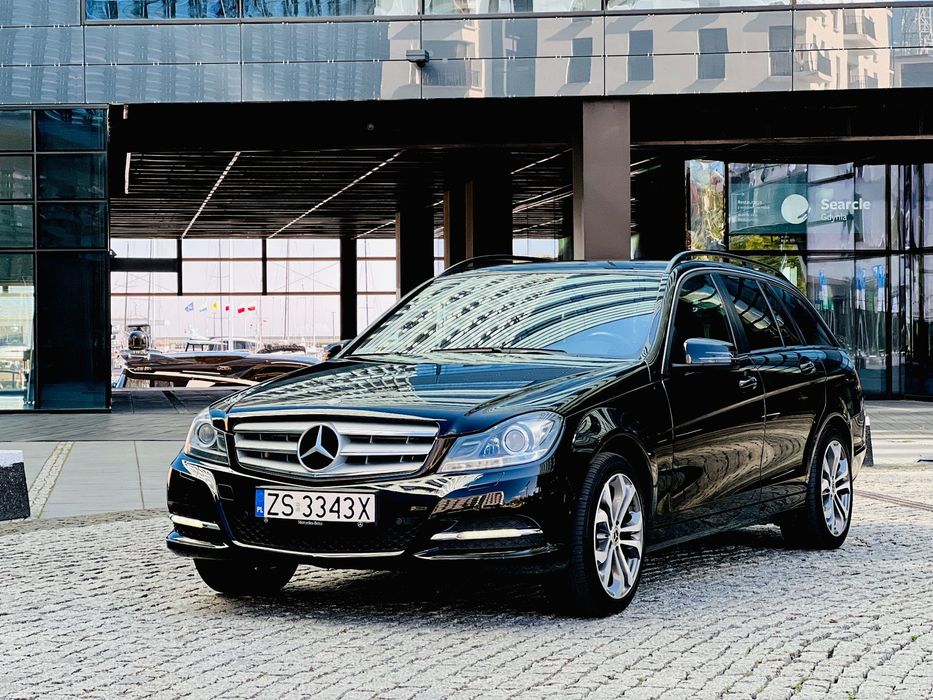 Mercedes-Benz Klasa C Salon Polska, Serwis ASO, Avantgarde, ILS, Czarna podsufitka, 2 x koła