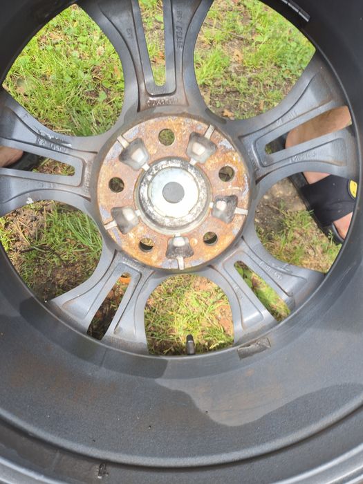 Felgi 17" et 40 opony 225/45R17