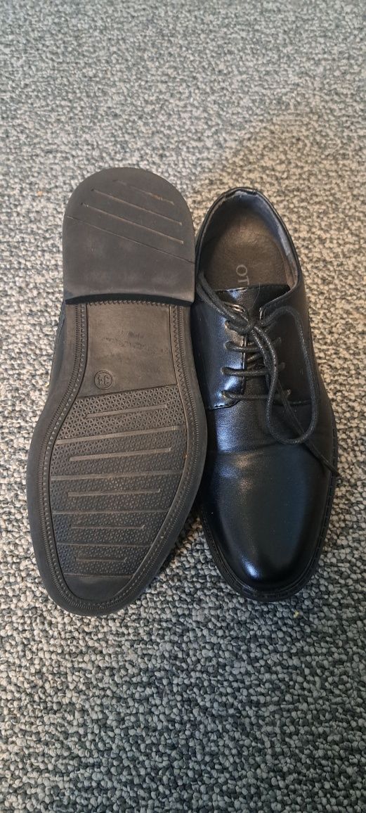 Garnitur chłopięcy  140 cm h&m i pantofle rozmiar 34 .