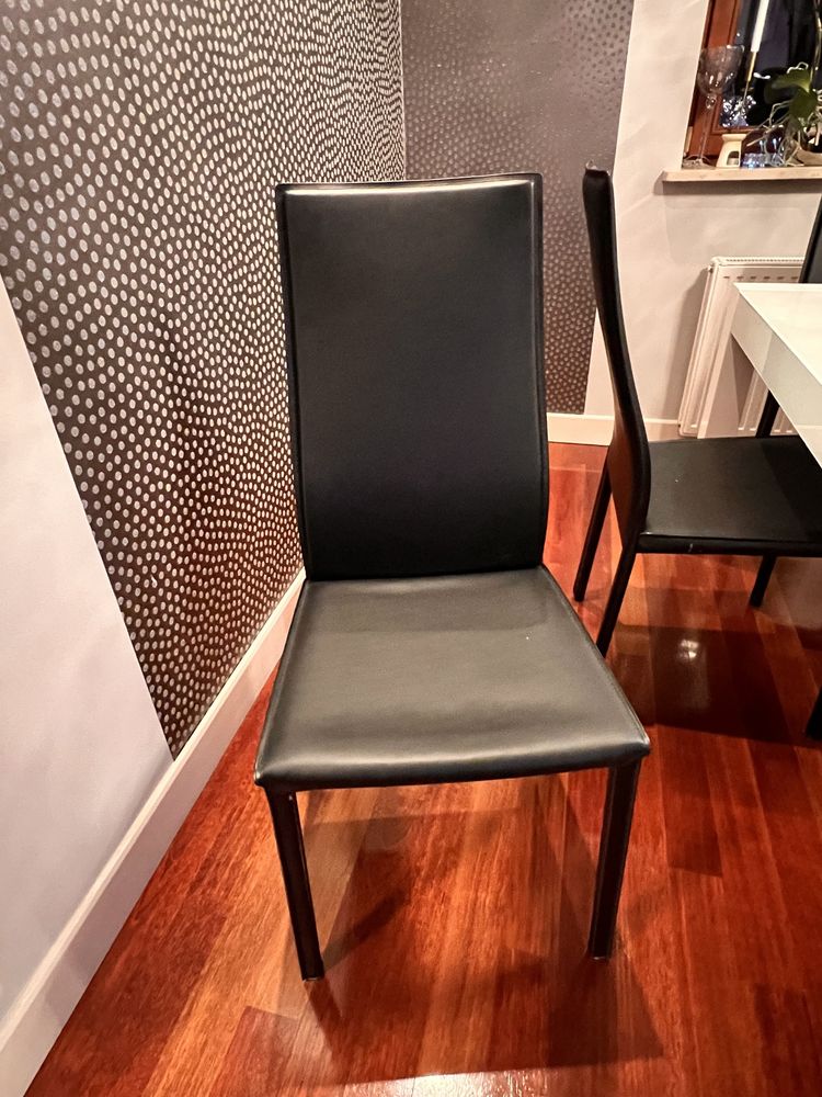 Stół i krzesla BoConcept
