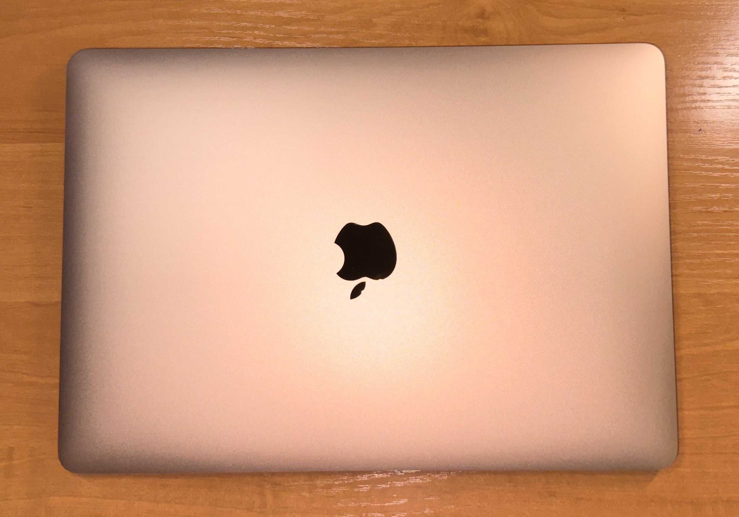 Продам хозяйский MacBook Air M1 (16/256) Gold