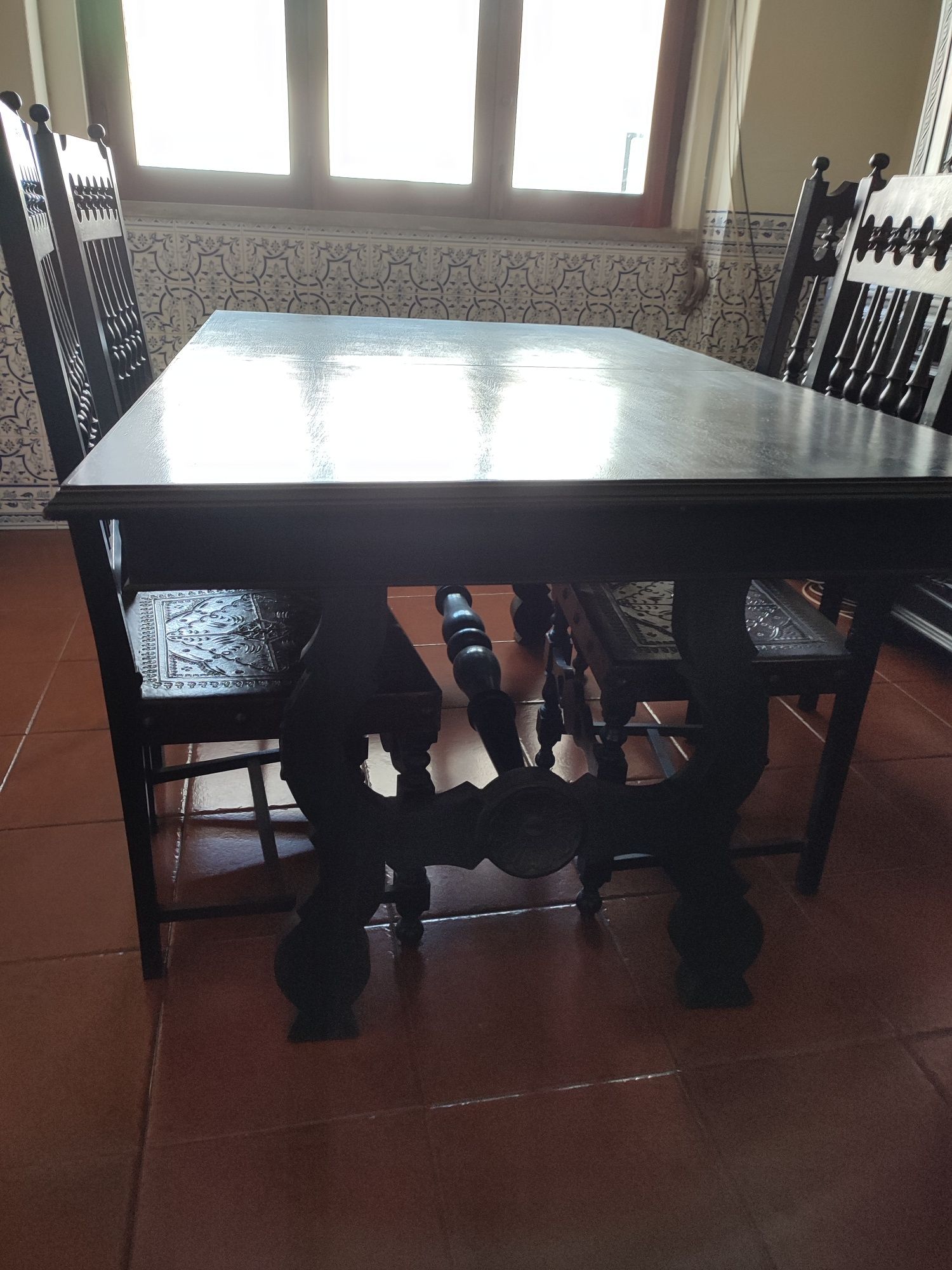 Mesa de sala antiga