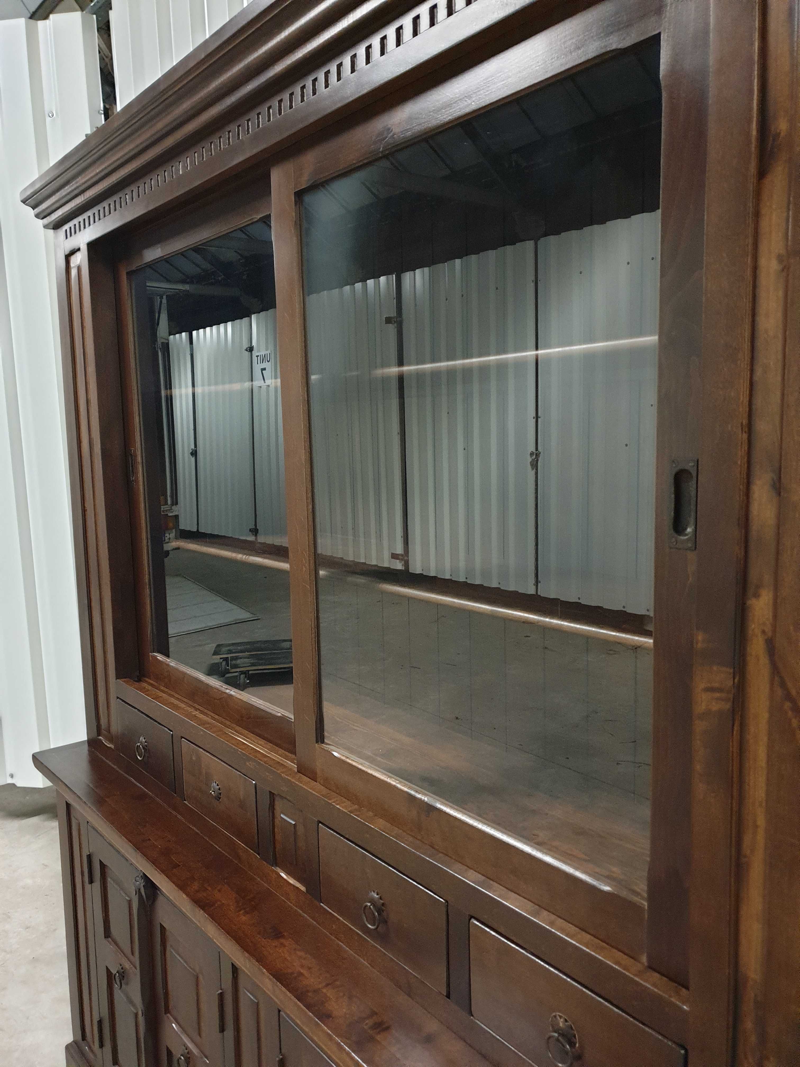 Przepiękna witryna kredens biblioteczka kolonialna. Możliwość dostawy.
