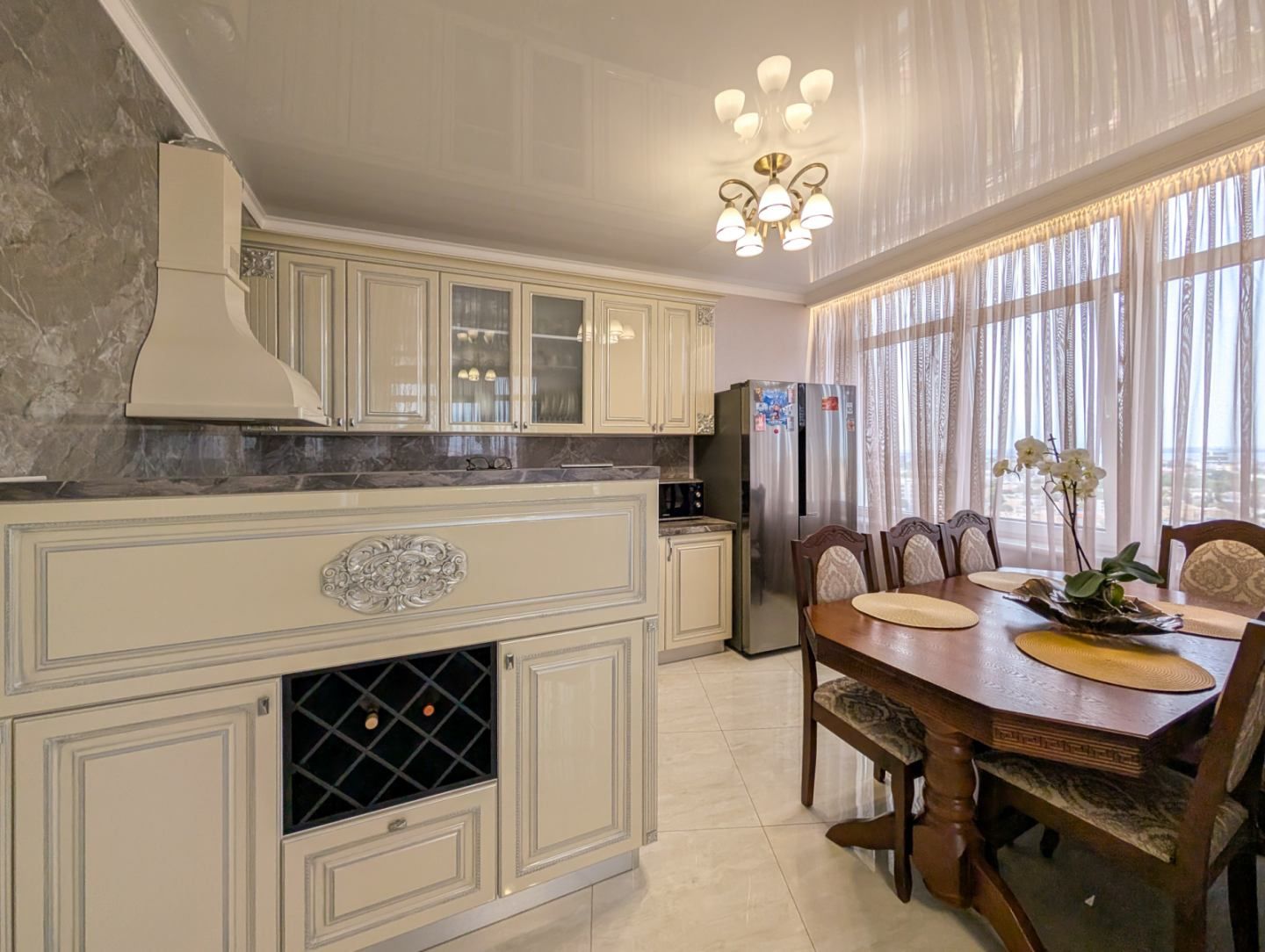3 комн -75 метров. Панорама моря. Центр. Ремонт. Мебель. 34 Жемчужина