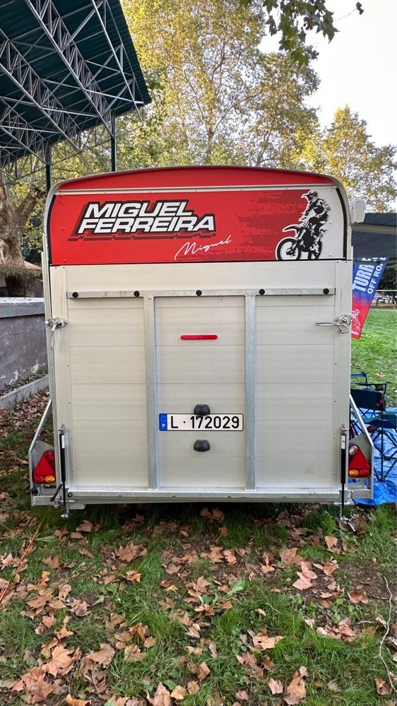 Atrelado equipado para motos/outras atividades.