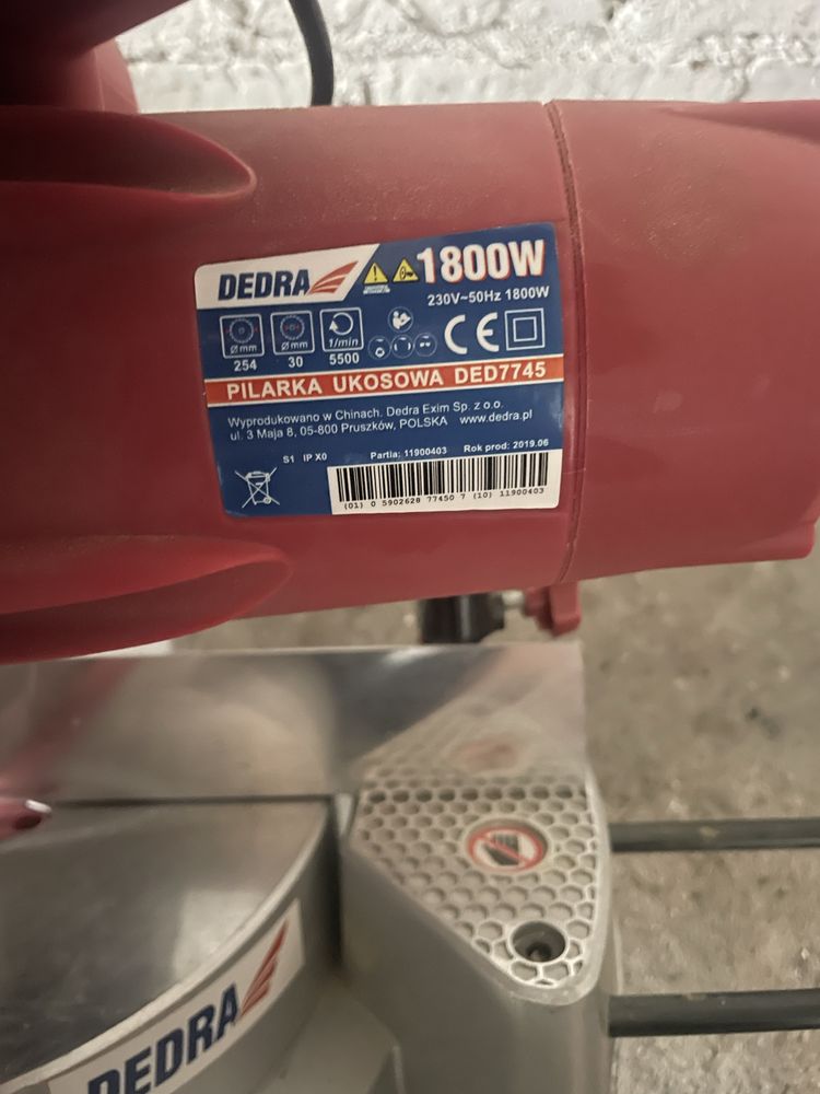 Pilarka ukosowa dedra