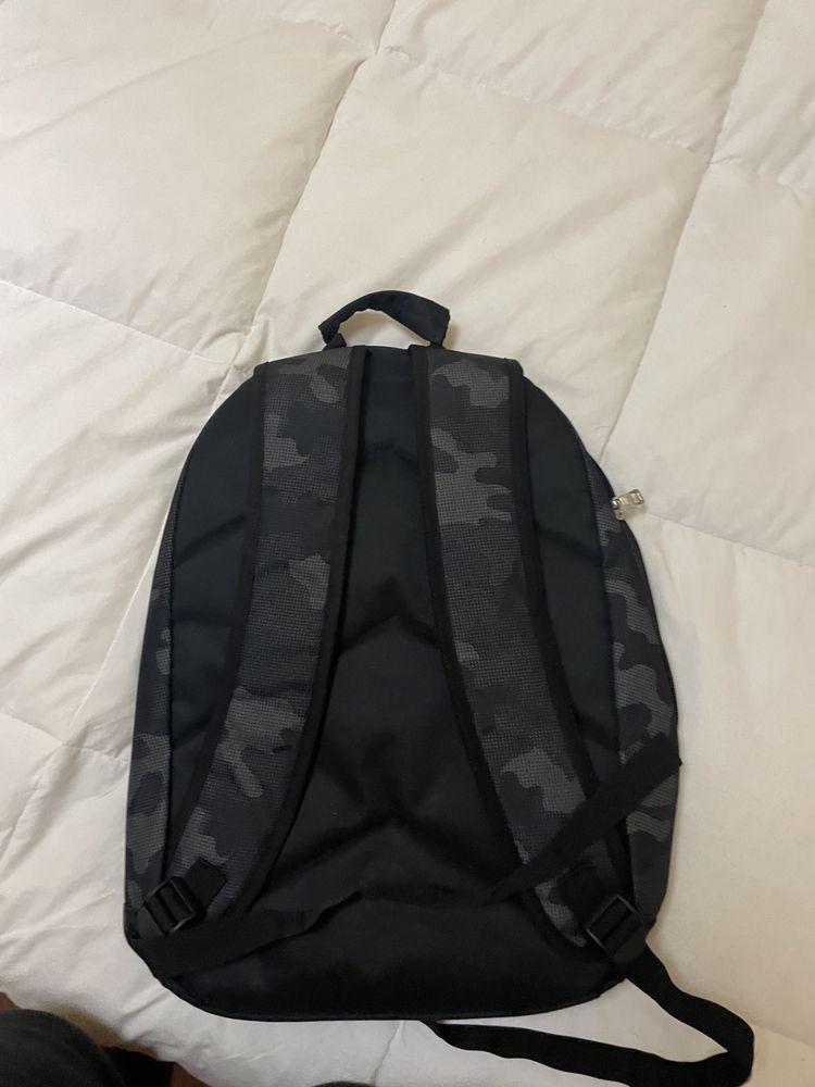 Mochila FILA nova