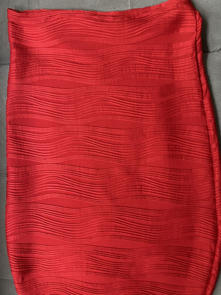 Ołówkowa sukienka 38 czerwona sexi M