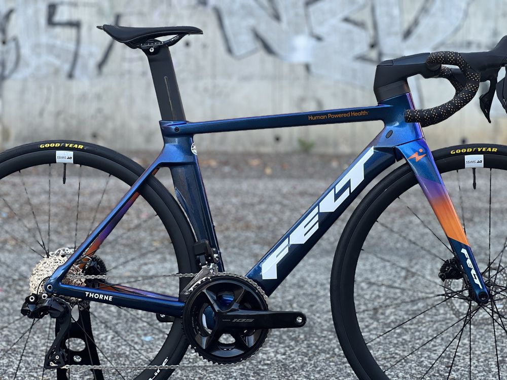 Bicicleta aero disco Felt AR / Shimano 105 Di2