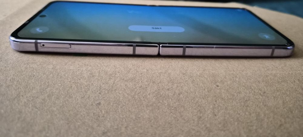 Samsung Galaxy Z Flip 4 jak nowy!