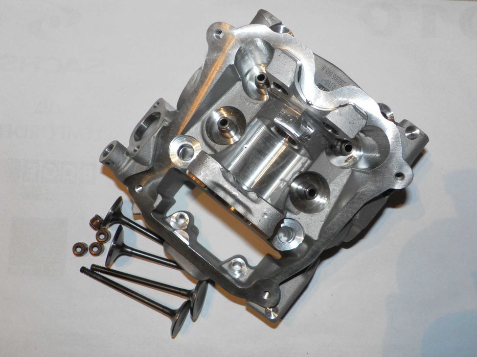 CF MOTO GŁOWICA 520 , 400  ,1000 C-FORCE 0jy0--022100--20000 ZAWORY