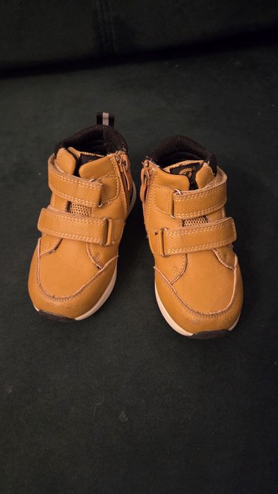 Trzewiki półbuty chłopięce Clibee musztardowe lekkie na rzepy r. 24