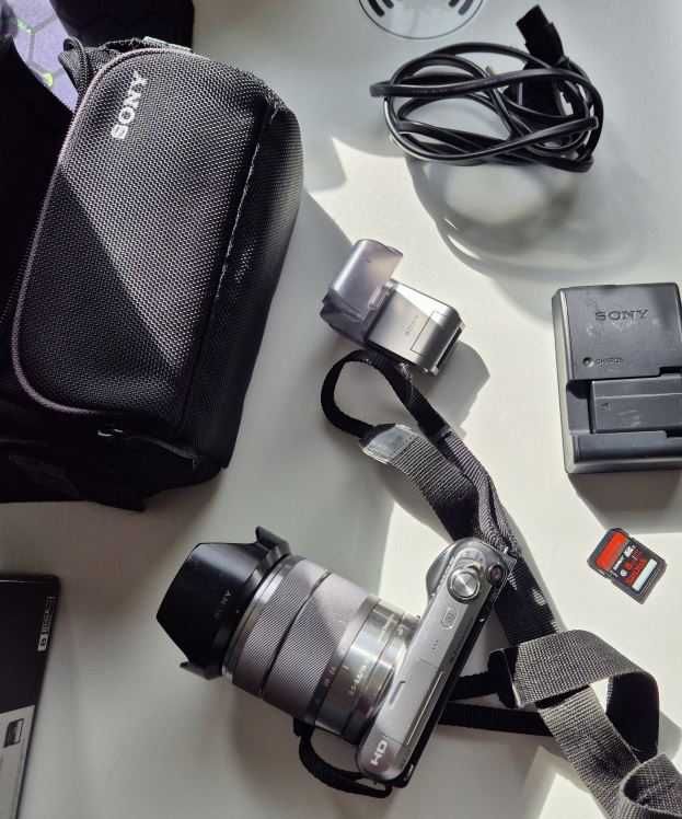 Aparat SONY NEX-C3 + torba E 3.5-5.6 / 18-55 OSS 0,25m/0,82ft