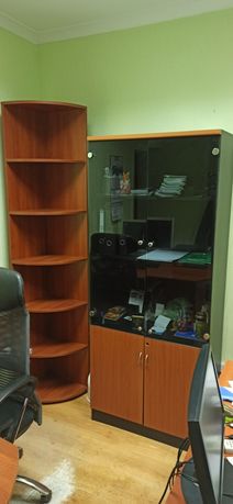 Шкаф офисный  со стеклянными дверцами
