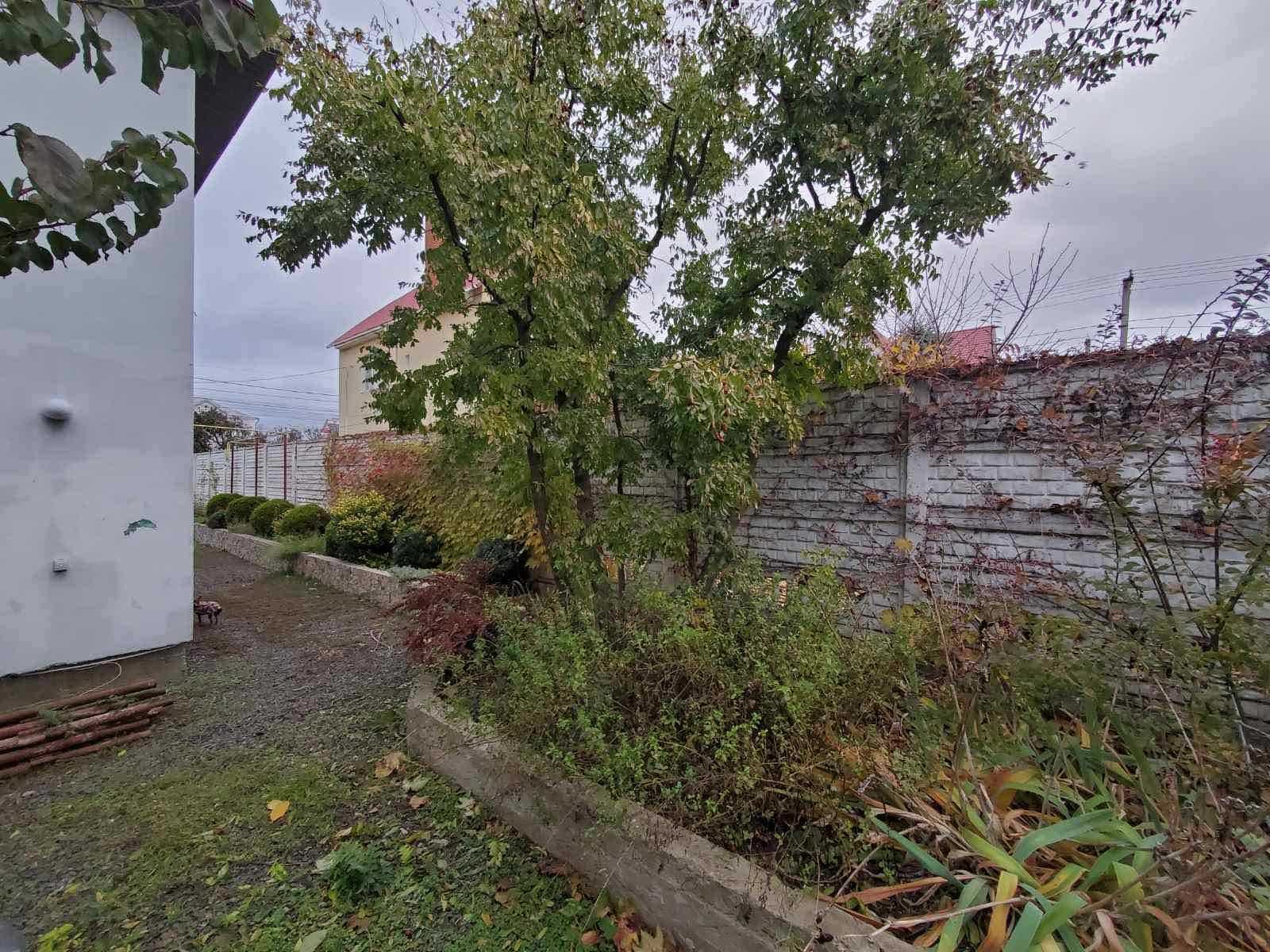 Продам 2-х этажный дом на улице Миндальной