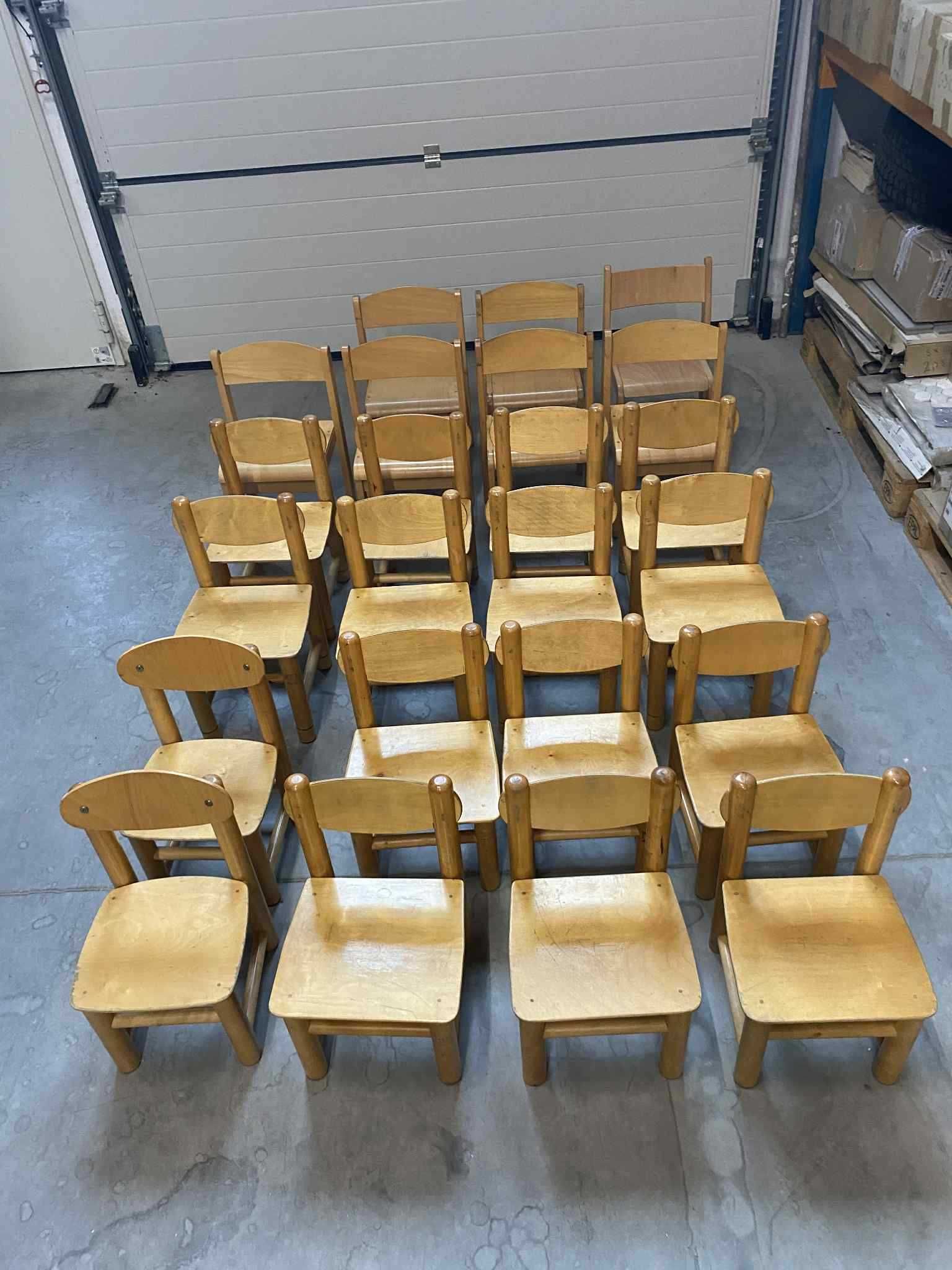 Krzesełko dziecięce drewniane lite drewno Bambino Topus duża ilość GDA