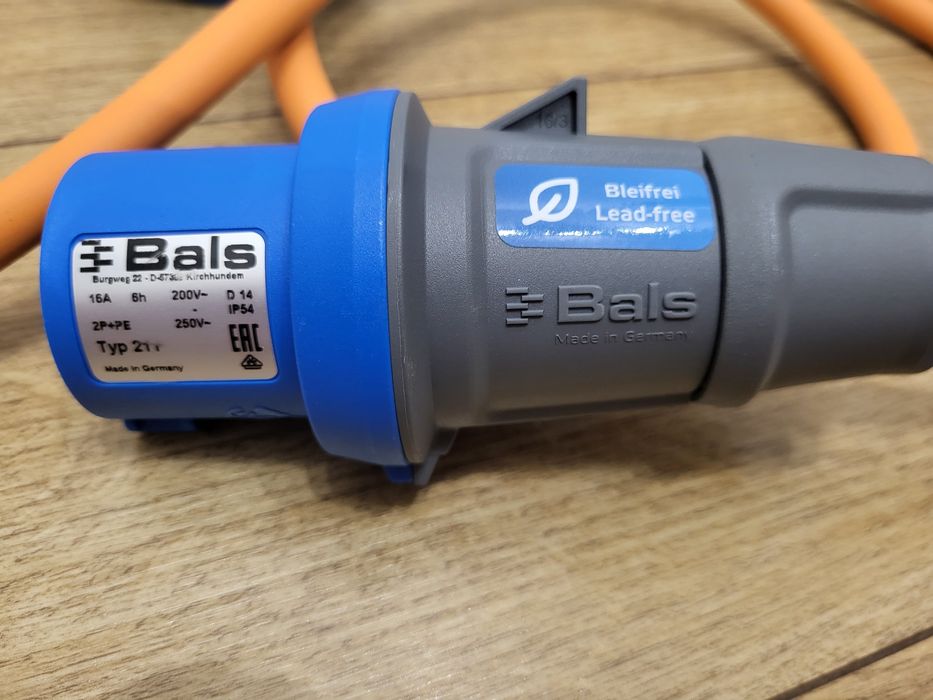 Przedłużacz CCE do kempingu, kątowy 1.5m, ochronny 230V, 16A