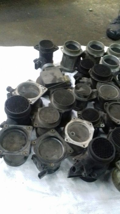 Расходомер Audi ауди разборка 80 90 100 A4 A6 A8 B4 B5 C4 C5 D1 D2