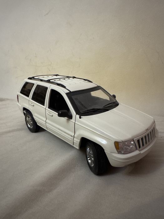 Jeep 1/18 Autoart
