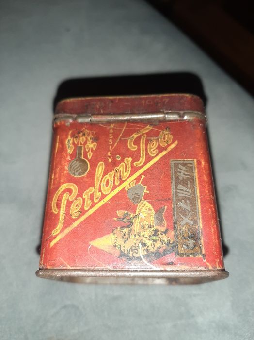 PRL Stare pudełko po herbacie