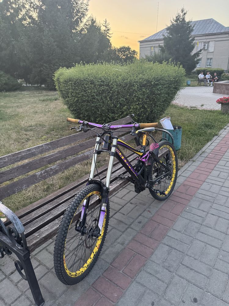 Продам двухпідвіс mondraker summum pro team limited edition