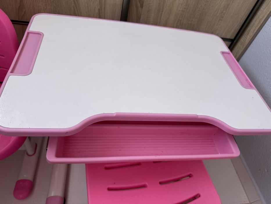 Парта дитяча і 2 крісла