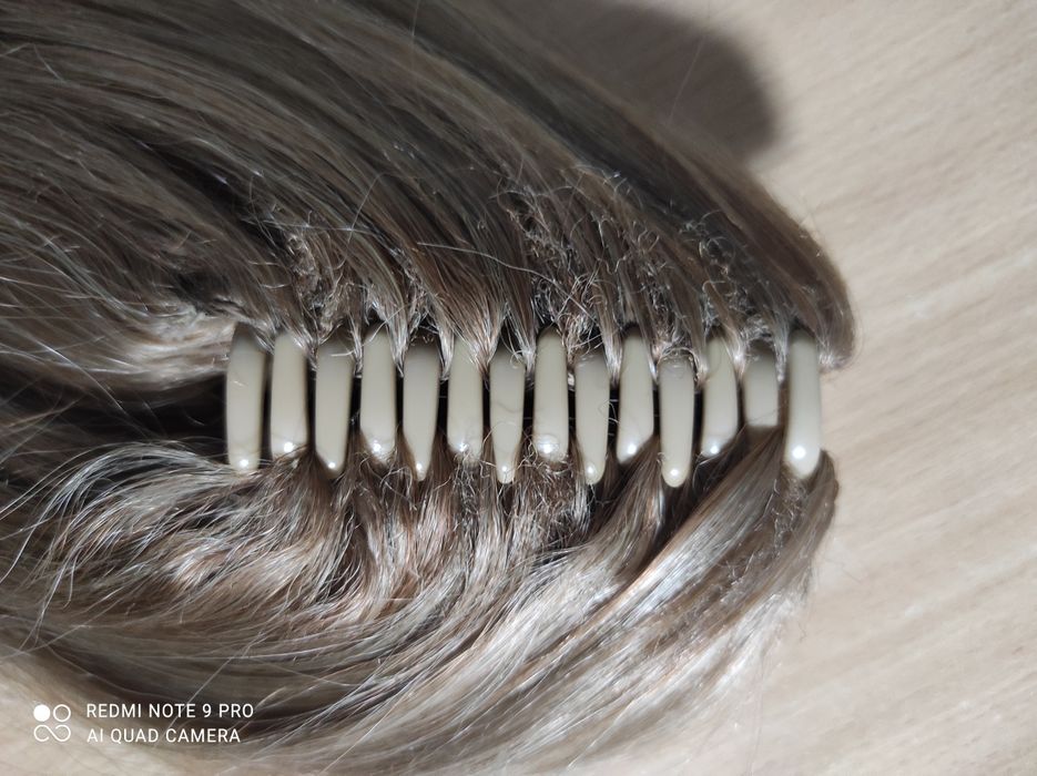 Парик, шиньон, хвіст