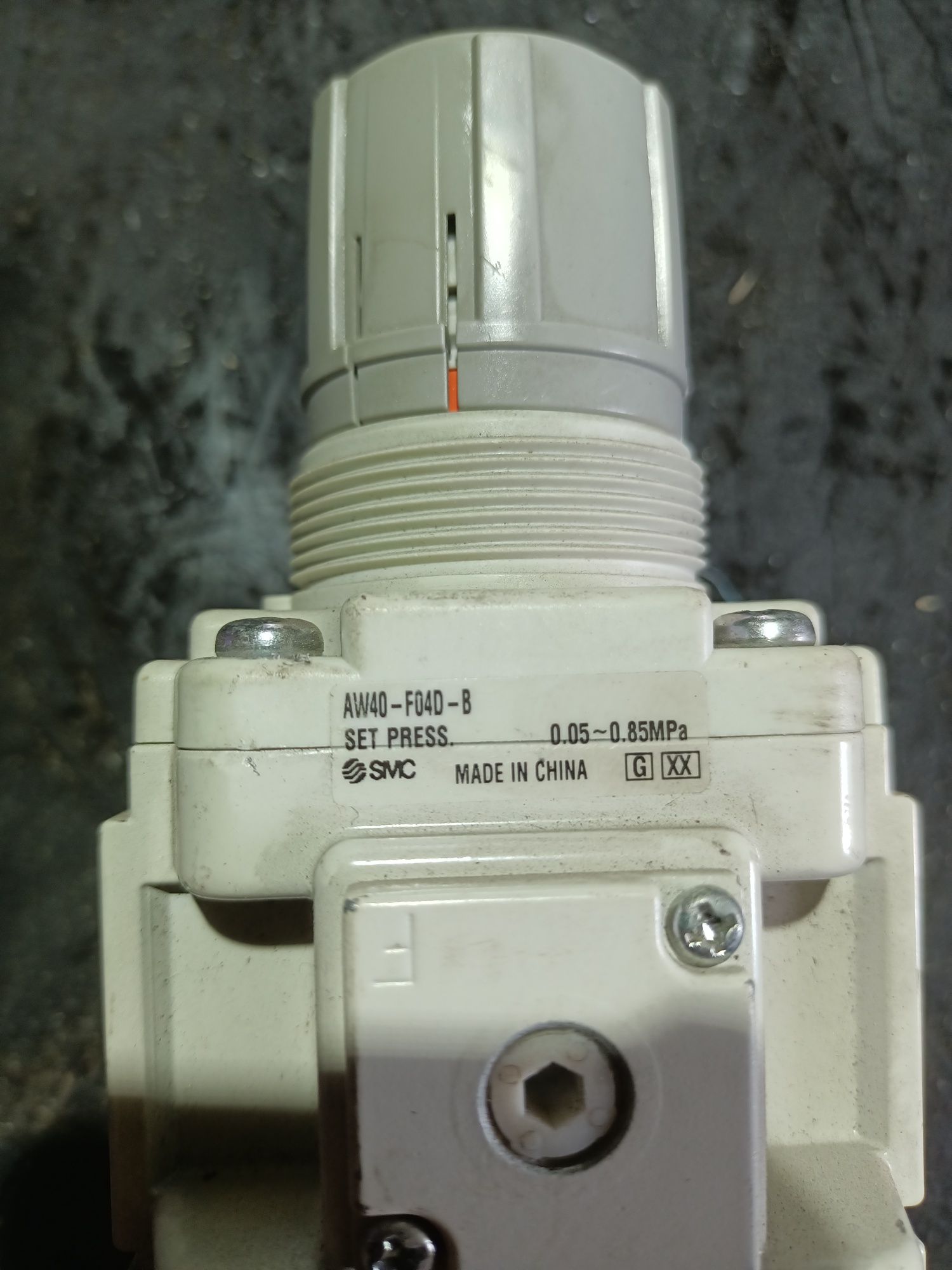 Фильтр-регулятор давления SMC AW40-F04D-B