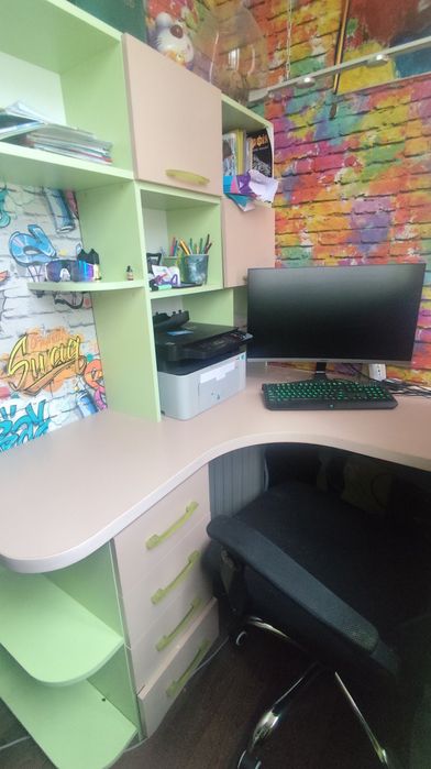 Дитячий стіл письмовий, комп'ютерний