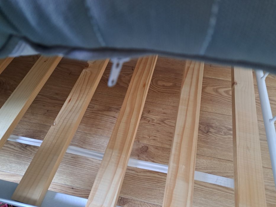 Łóżko metalowe z materacem