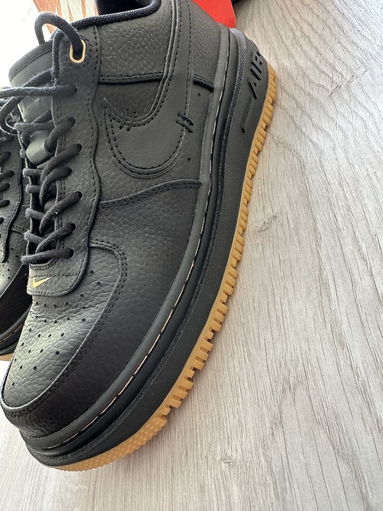 Кроссовки Nike Air Force 1 Luxe "Black Gum"