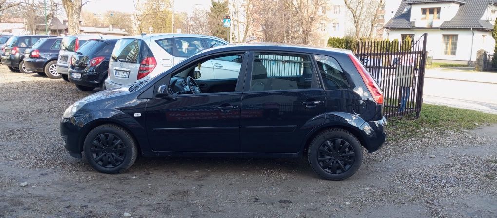 Ford fiesta 1.4 benzyna import