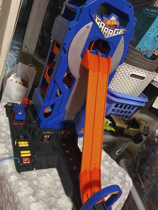 Гараж Хот вілс трек