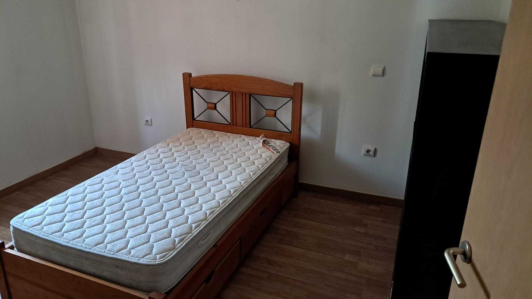Alugo moradia T2