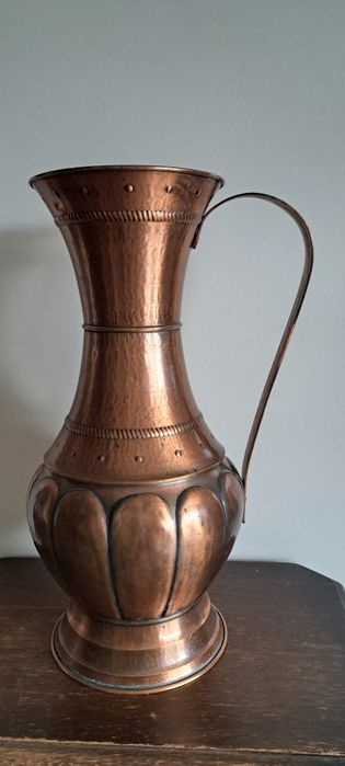 Miedziany dzban.