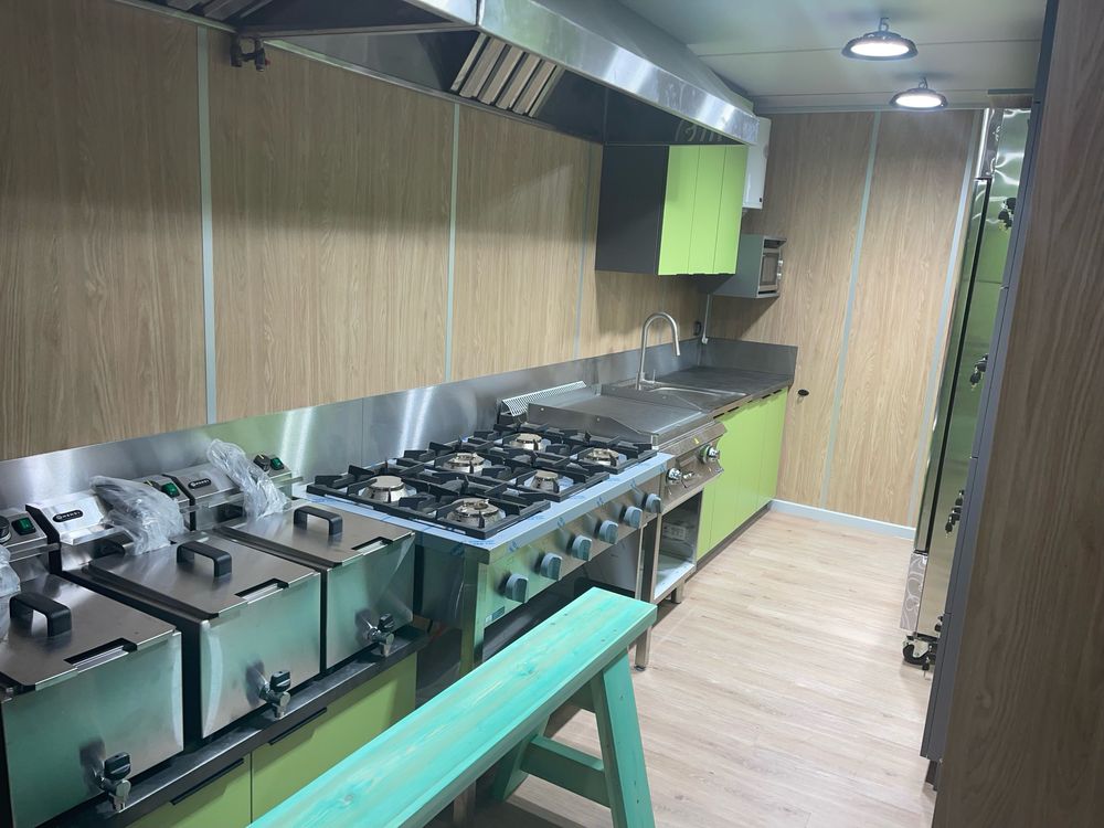 Foodtruck, przyczepa gastronomiczna 13,5m*2,5 m