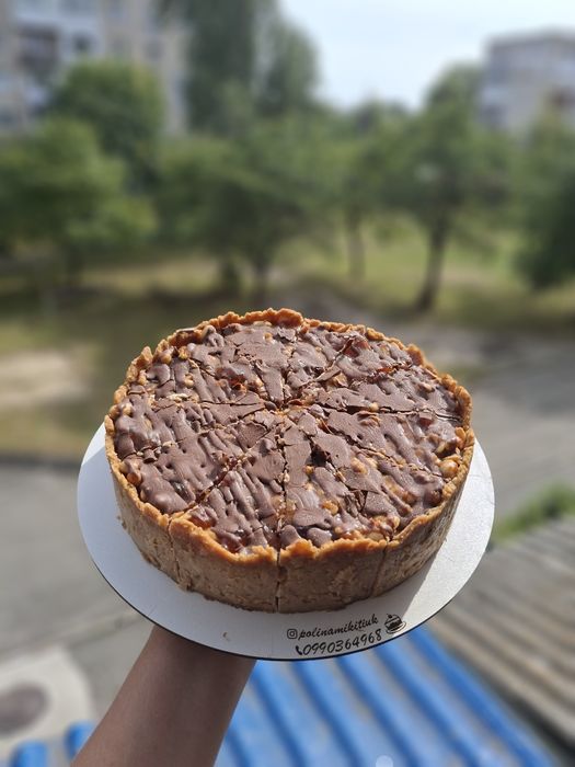 Торти на замовлення,суші-роли набори