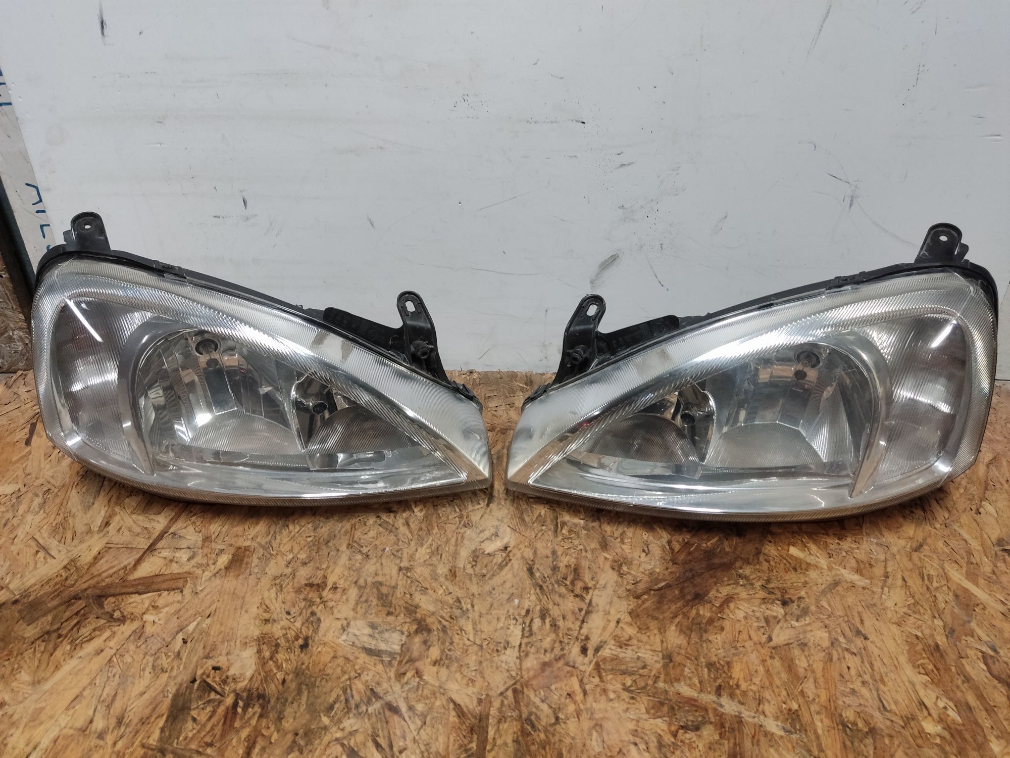 Lewa Prawa Lampa Przód Reflektory Opel Corsa C Bdb Stan TYC Komplet