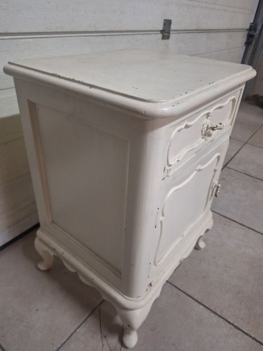 Mesa de cabeceira vintage para restaurar