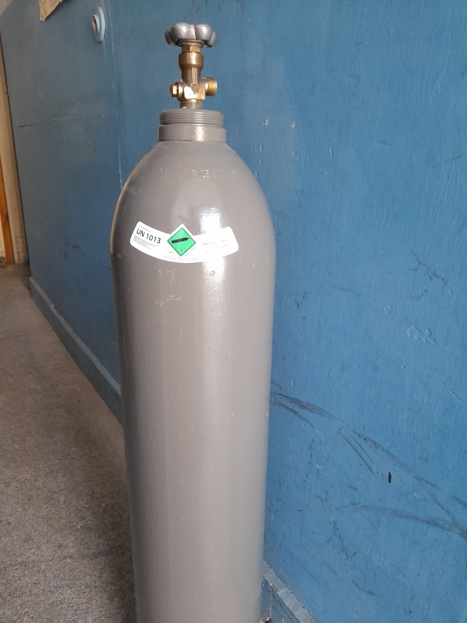 Butla CO2 T-27 z legalizacją