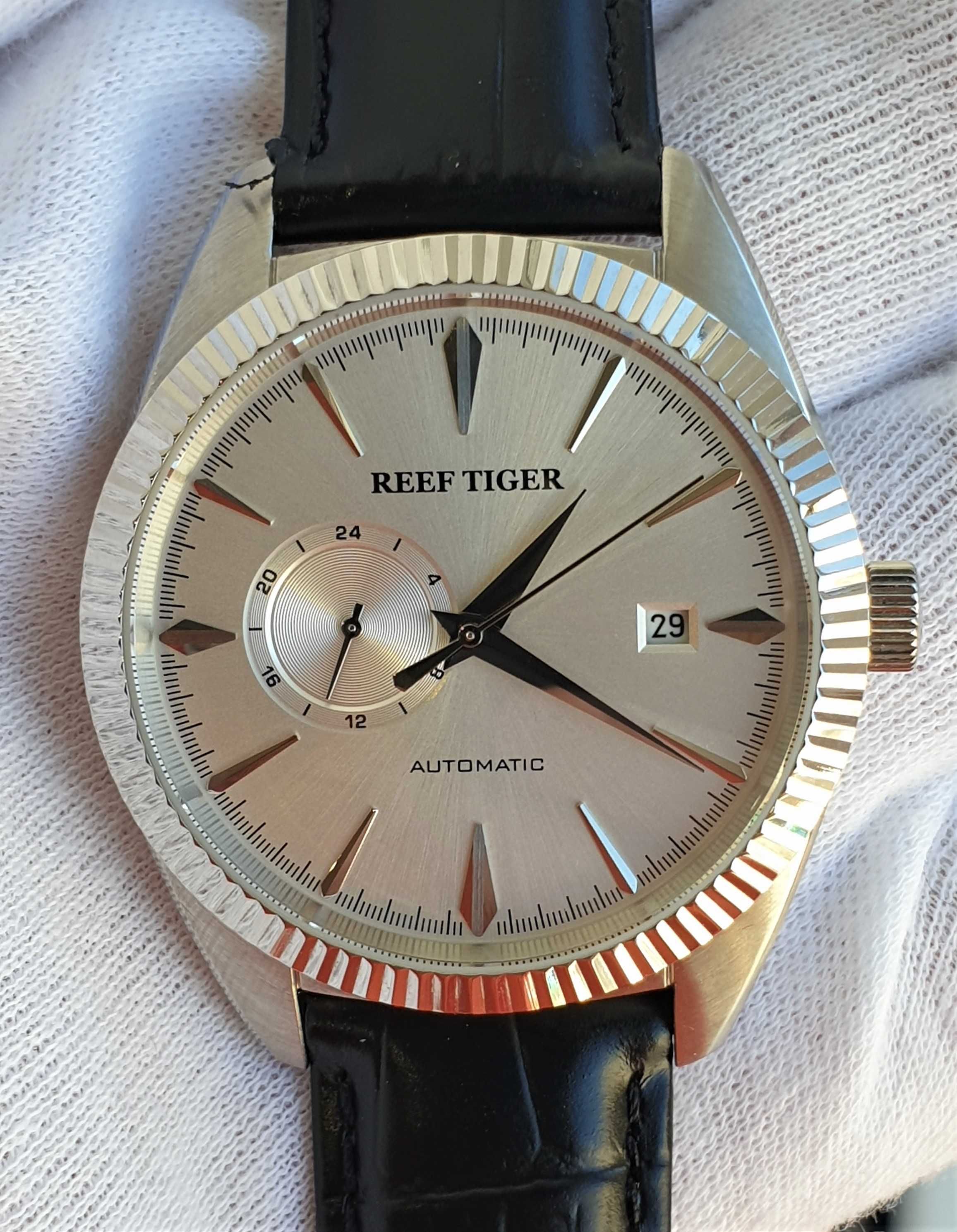 Чоловічий годинник Reef Tiger RGA1616 Automatic Black Sapphire 41mm