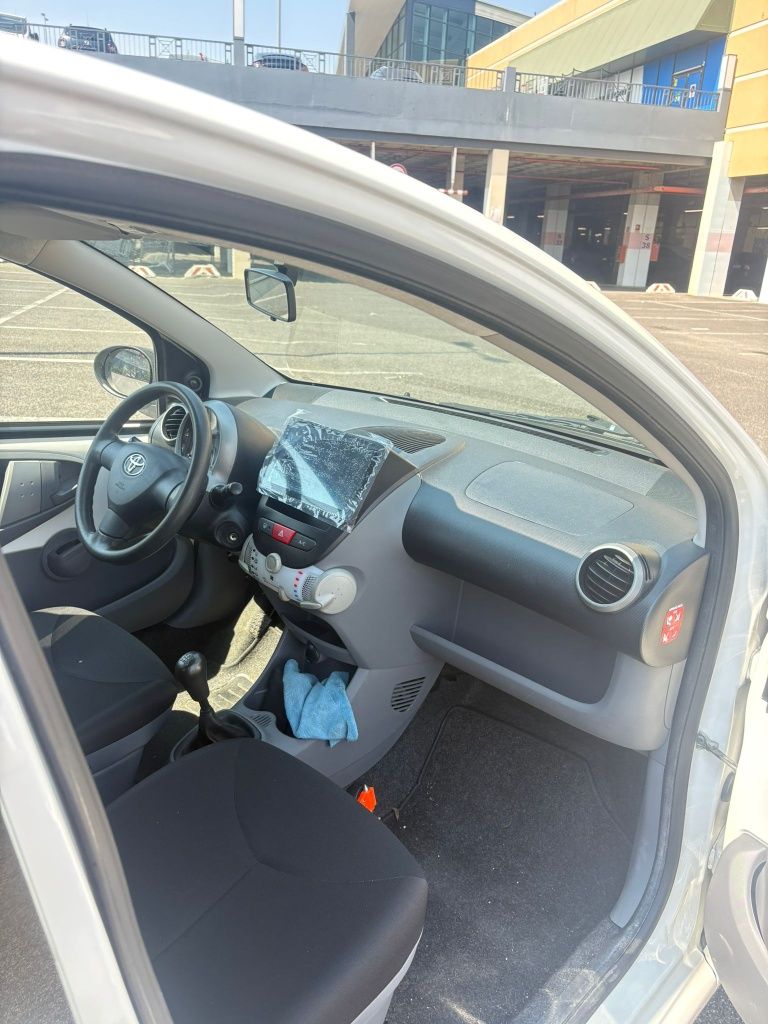 Toyota Aygo 1.0 (Agosto 2011) – 79.000 km – Rádio Android Auto