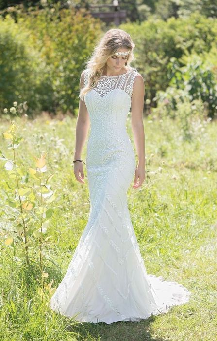 Sukienka ślubna suknia ślubna z trenem Lillian West boho koronkowa