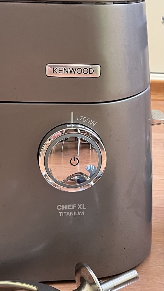 Комбайн Kenwood Chef XL Titanium