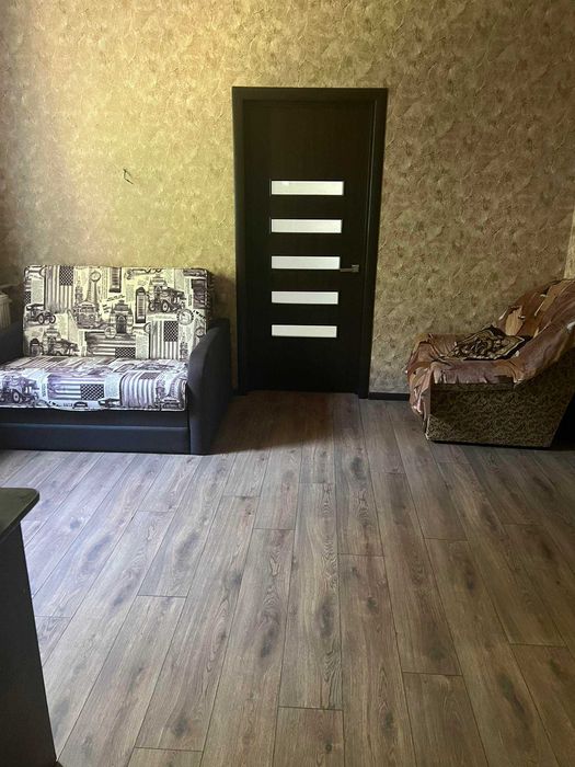 Продам будинок з гарним ремонтом та зручностями