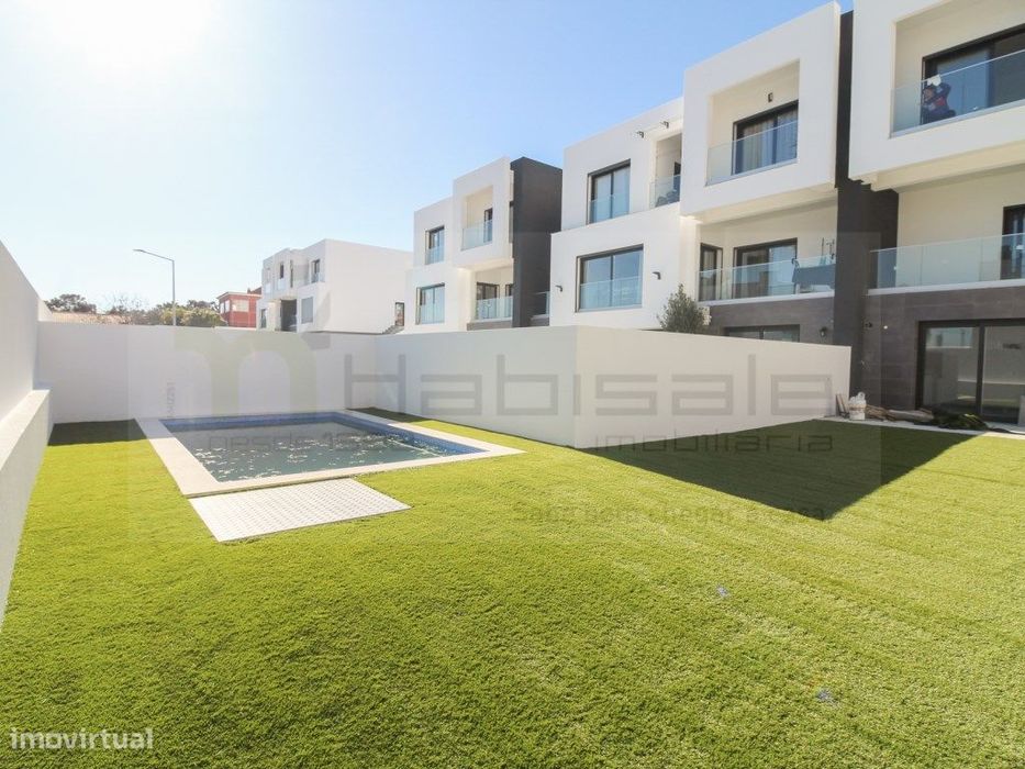 Moradia Geminada com Piscina a 10 minutos da praia e do Golf