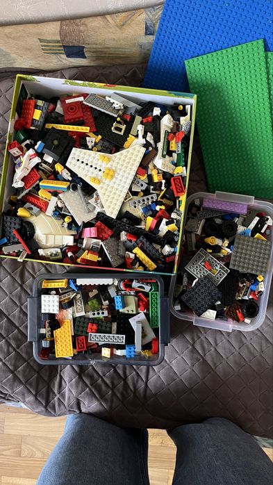 Конструктор лего (больше 2тыс деталей ) для мальчика