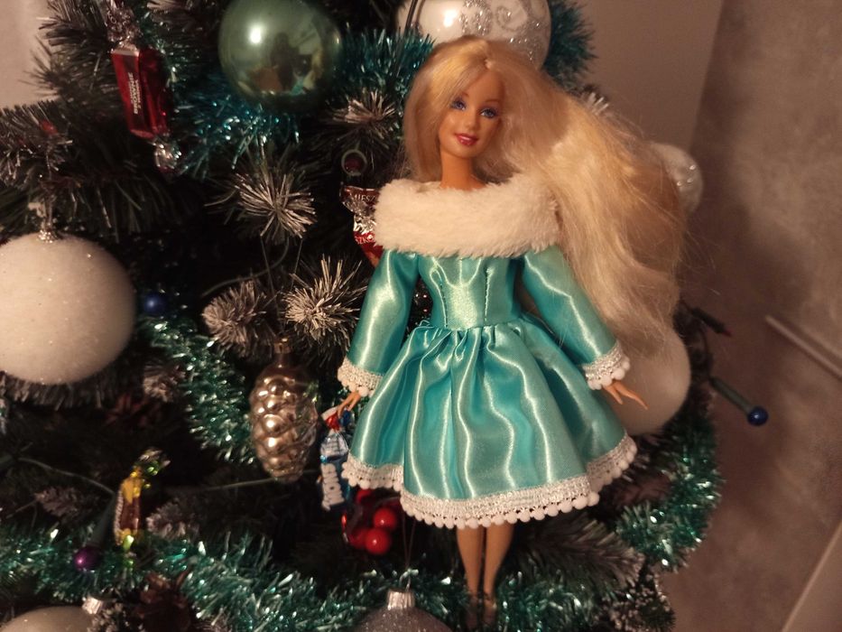 Zimowa sukienka z futerkiem dla lalek Barbie